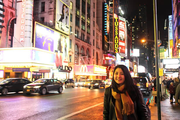 鳴海　絵里さん　2011年本校卒業　ニューヨークで２年間、オペアプログラムに参加 セイハ英語学院勤務